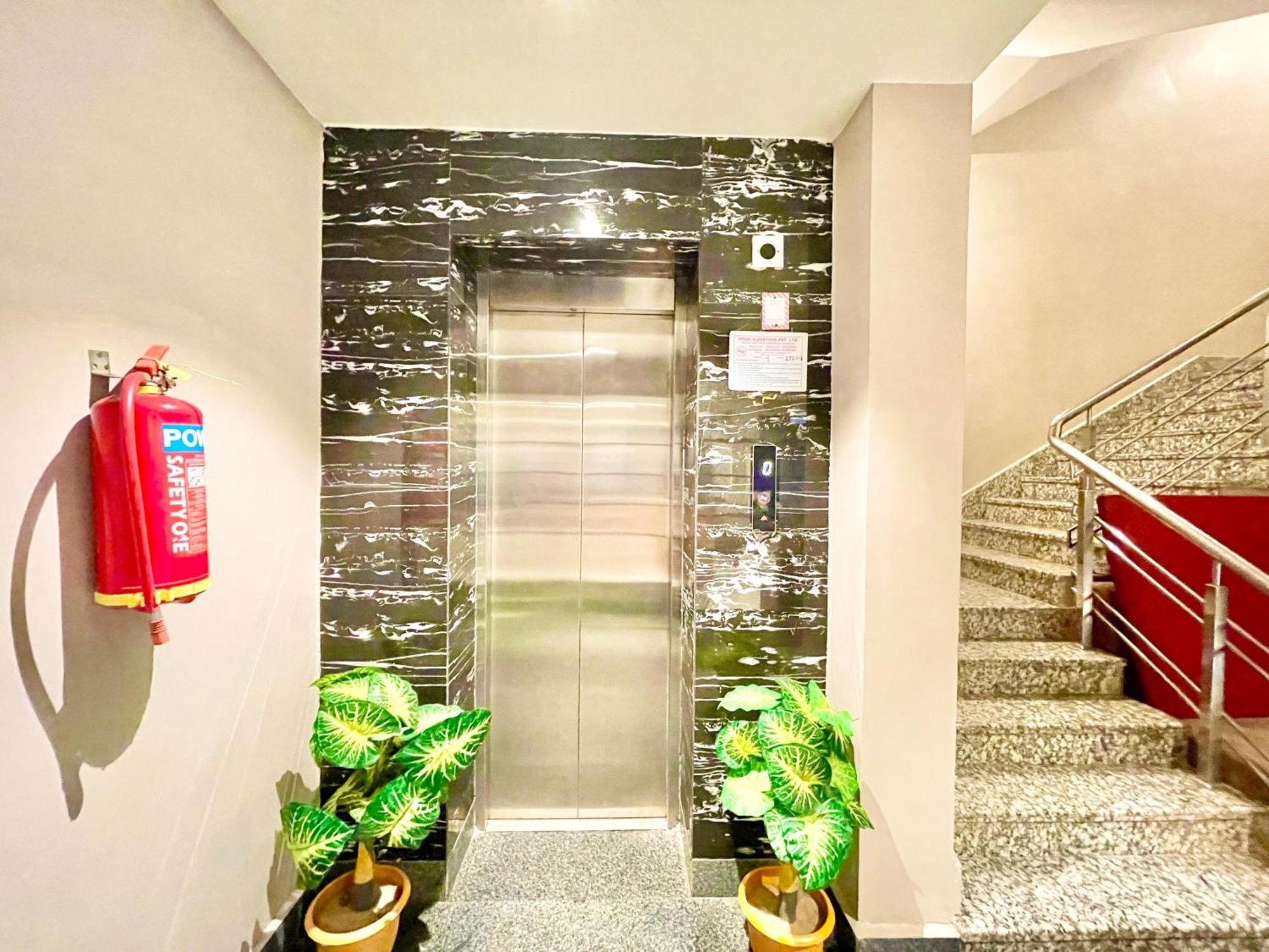 Hotel Rb International ! Puri Near-Sea-Beach-And-Temple Fully-Air-Conditioned-Hotel With-Lift-And-Card Payment Accepted-Parking-Facility, Best Hotel In Puri Buitenkant foto