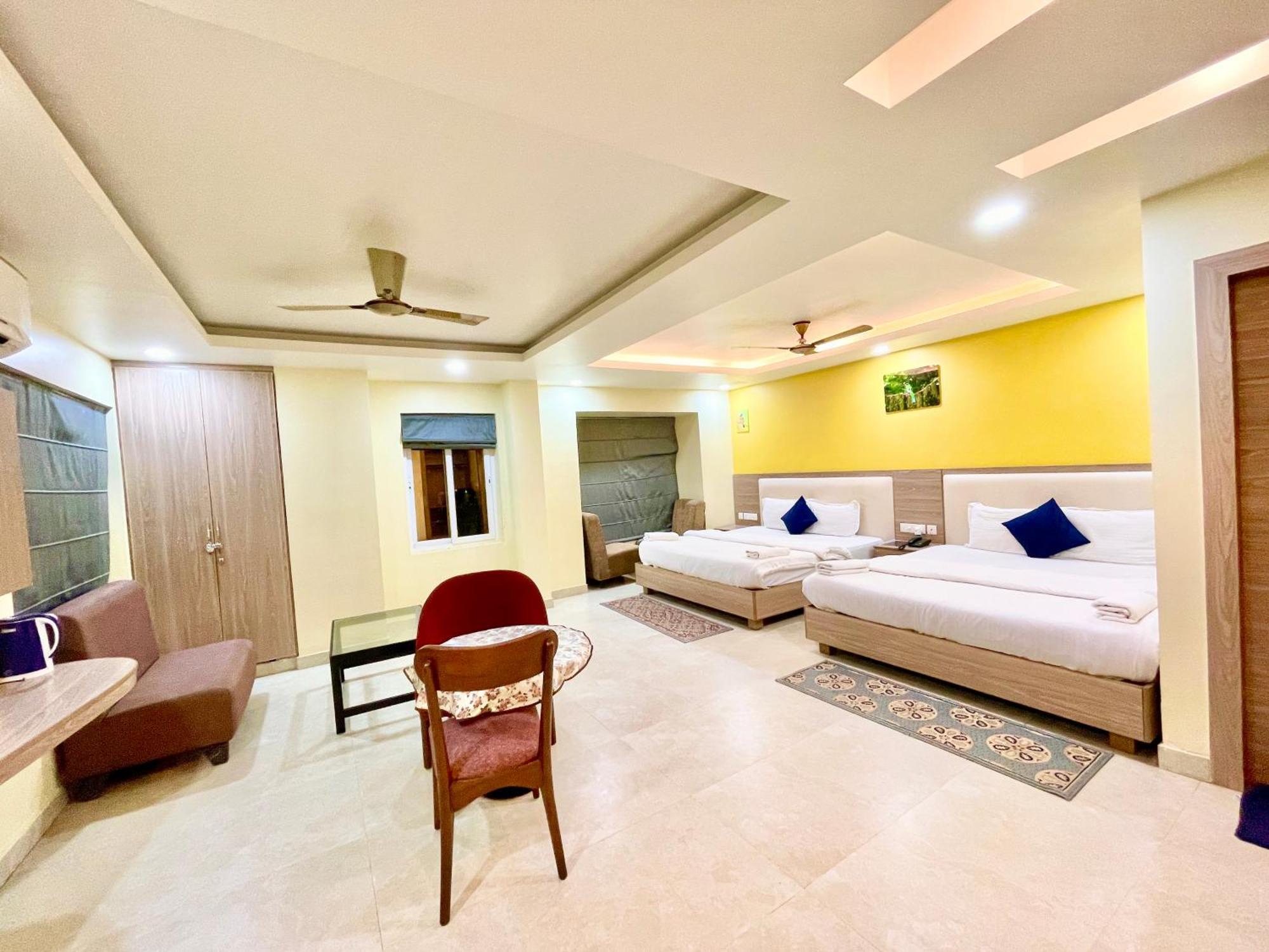Hotel Rb International ! Puri Near-Sea-Beach-And-Temple Fully-Air-Conditioned-Hotel With-Lift-And-Card Payment Accepted-Parking-Facility, Best Hotel In Puri Buitenkant foto