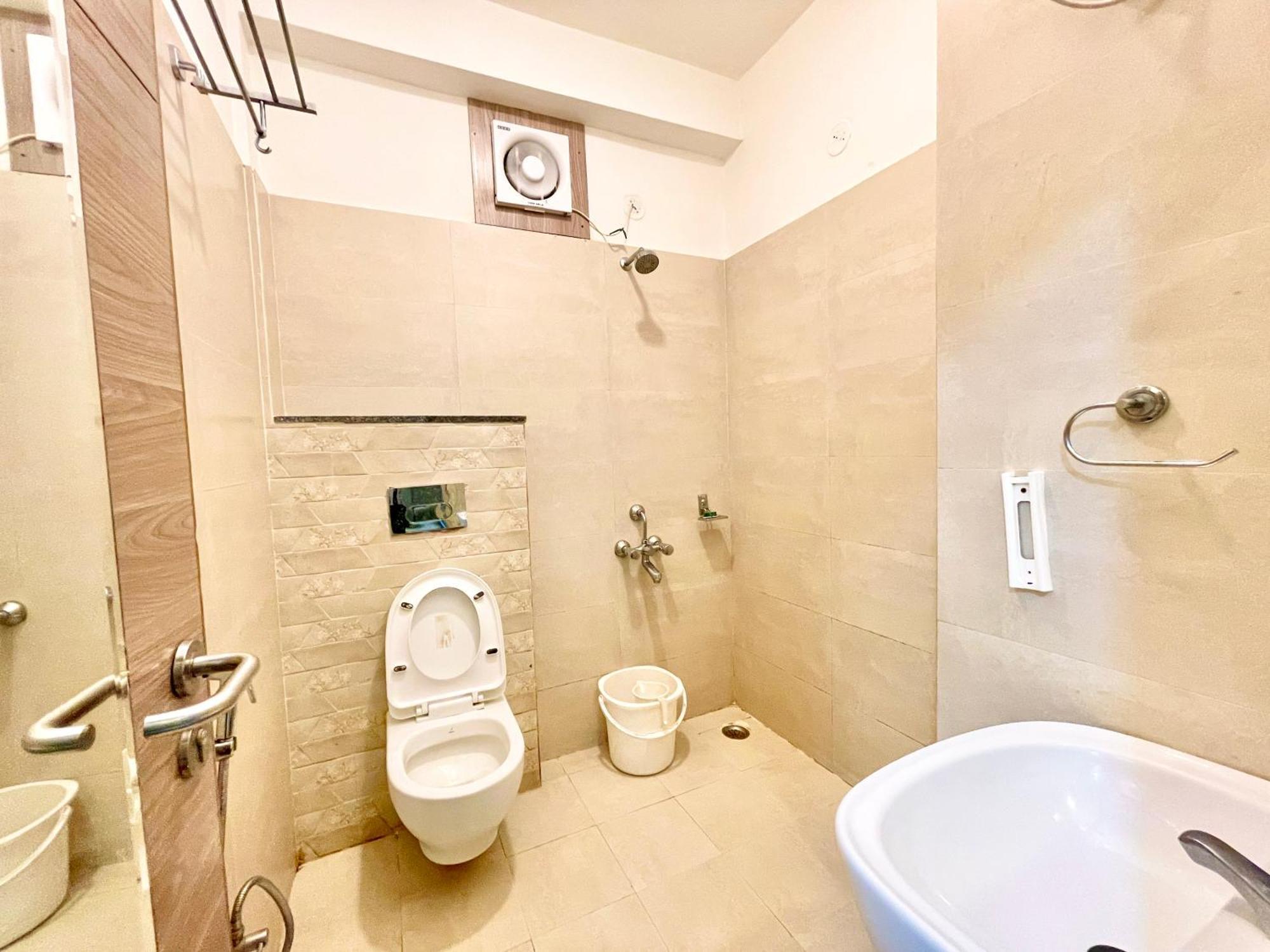 Hotel Rb International ! Puri Near-Sea-Beach-And-Temple Fully-Air-Conditioned-Hotel With-Lift-And-Card Payment Accepted-Parking-Facility, Best Hotel In Puri Buitenkant foto