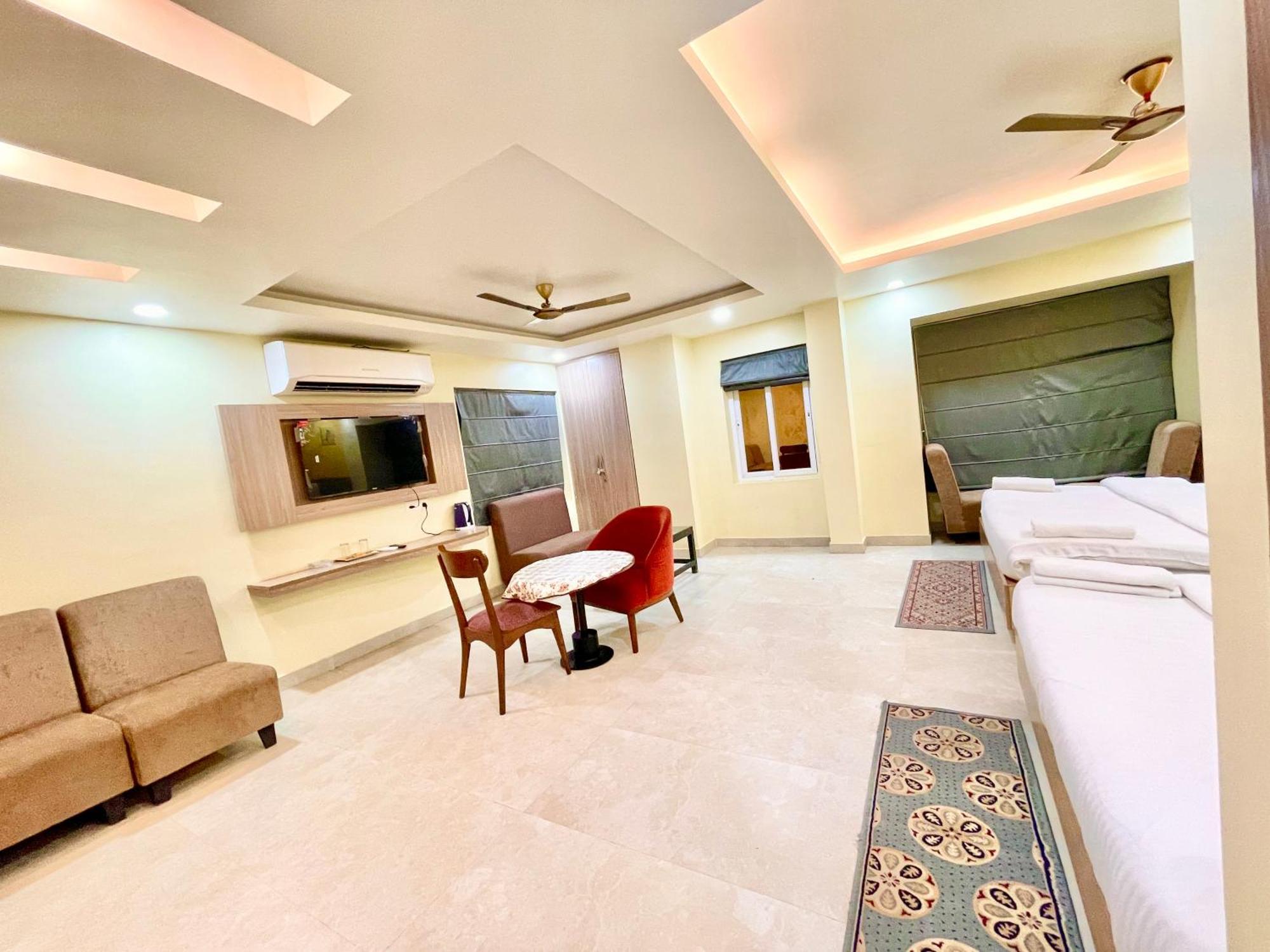 Hotel Rb International ! Puri Near-Sea-Beach-And-Temple Fully-Air-Conditioned-Hotel With-Lift-And-Card Payment Accepted-Parking-Facility, Best Hotel In Puri Buitenkant foto