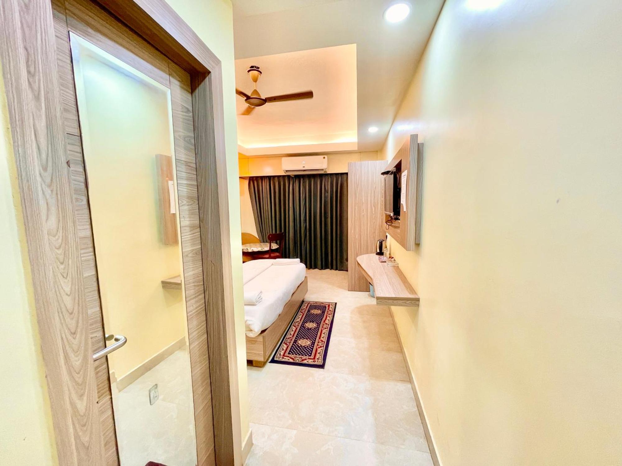 Hotel Rb International ! Puri Near-Sea-Beach-And-Temple Fully-Air-Conditioned-Hotel With-Lift-And-Card Payment Accepted-Parking-Facility, Best Hotel In Puri Buitenkant foto