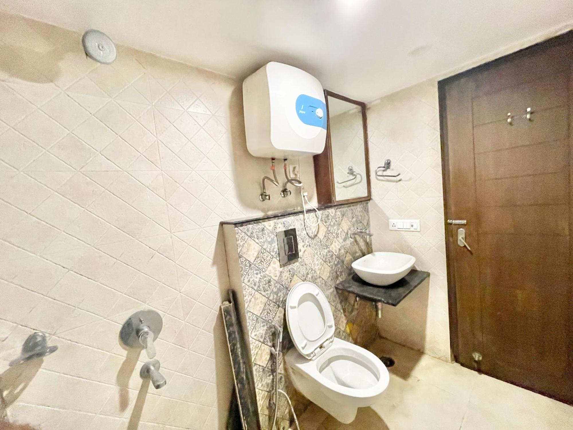 Hotel Rb International ! Puri Near-Sea-Beach-And-Temple Fully-Air-Conditioned-Hotel With-Lift-And-Card Payment Accepted-Parking-Facility, Best Hotel In Puri Buitenkant foto